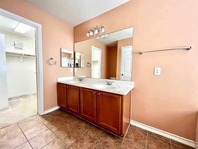 Building Photo - 12414 Jasmine Brook Ln