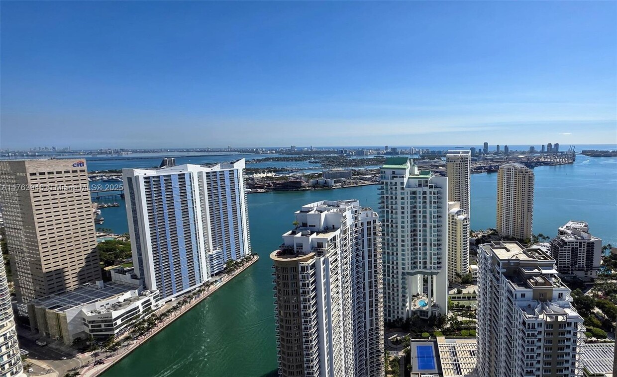 Foto principal - 495 Brickell Ave