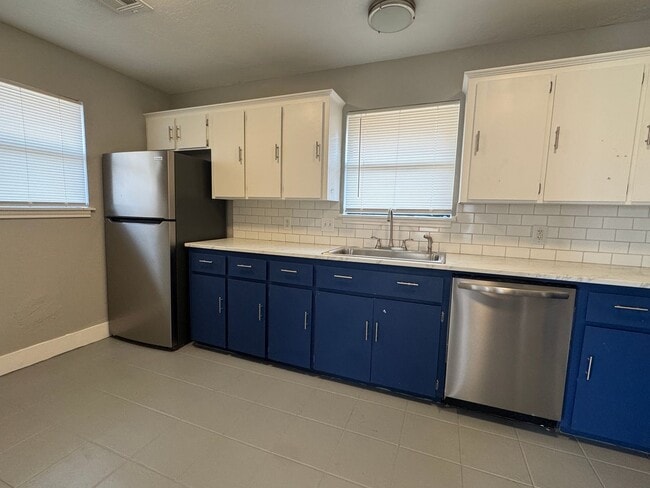 Foto del edificio - 1916 SW E Ave