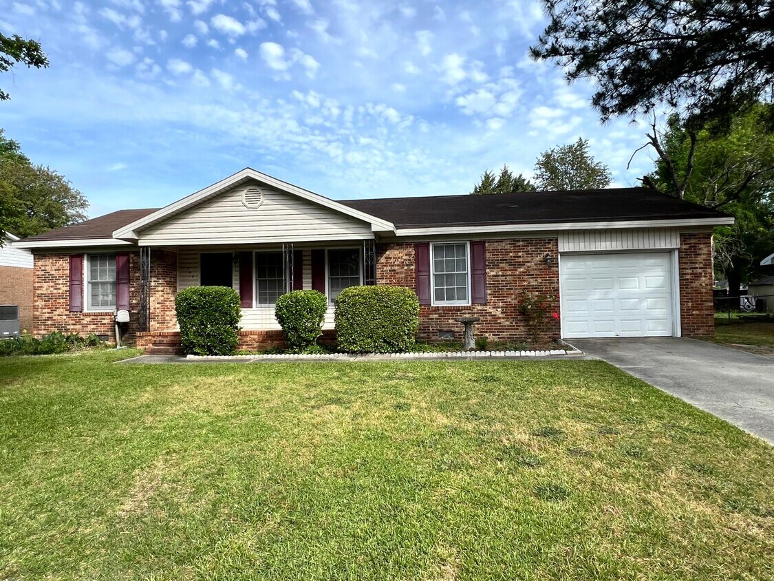 Primary Photo - 109 Deerfield Drive~ Deerfield