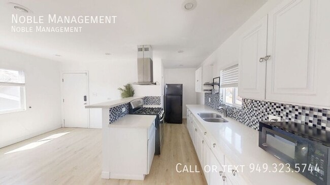 Building Photo - 3629 1/2 Marmion Way-