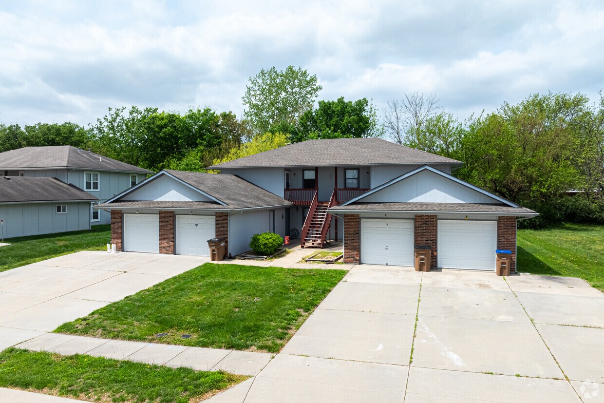 Primary Photo - 217 Sky Vue Dr