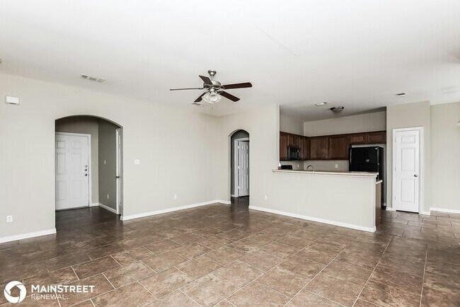 Foto del edificio - 213 Kennedy Dr, Crowley, TX 76036
