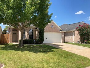 Building Photo - 15931 Pleasant Green Cir