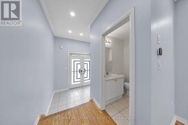 Building Photo - 35 Clipper Ln