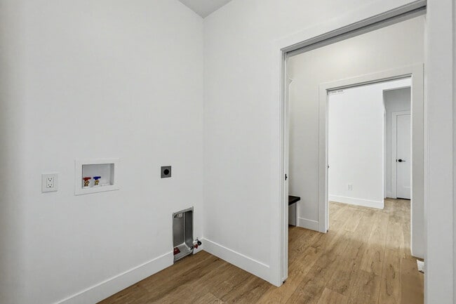 Building Photo - 1326 Heights Ct