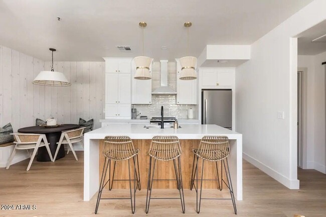 Building Photo - 11375 E Sahuaro Dr
