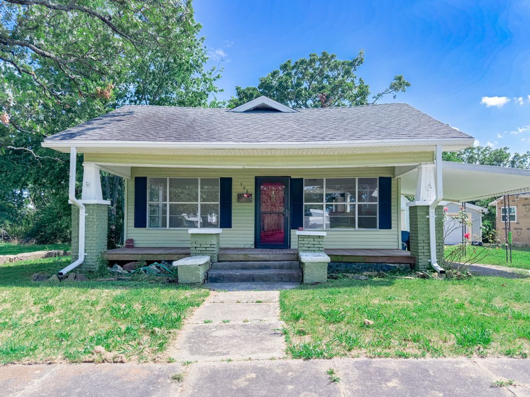 Primary Photo - 308 W Seminole Ave