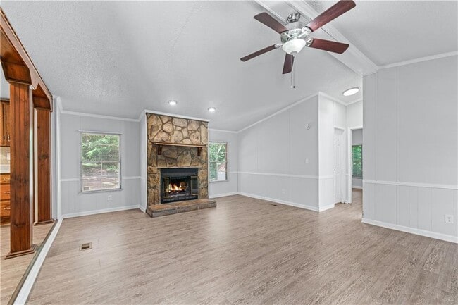 Building Photo - 357 Red Oak Rd