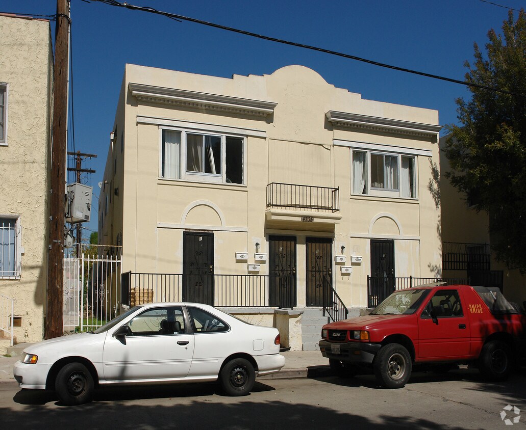 Foto del edificio - 4705 Willow Brook Ave