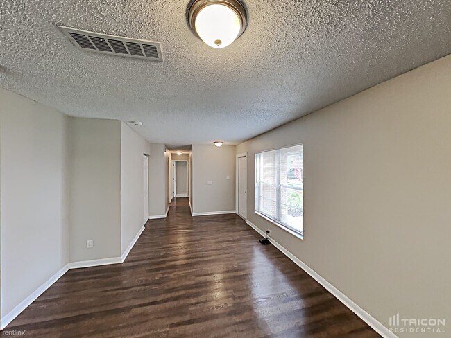 Foto del edificio - 14002 Capitol Dr