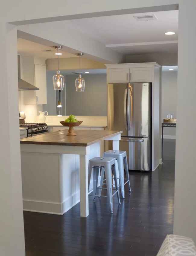 Foto del edificio - 2800 Garden Ln