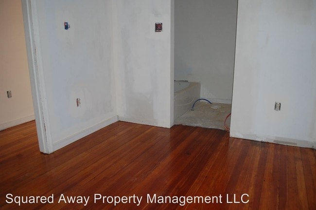 Building Photo - 8 S Meadow St
