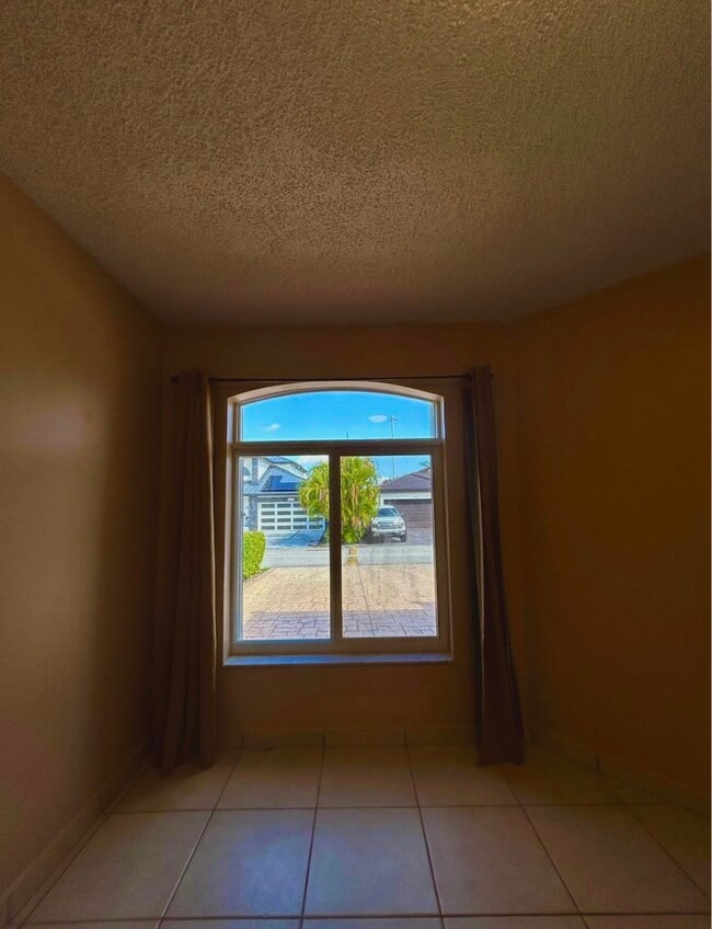 Foto del edificio - 20049 NW 86th Ct