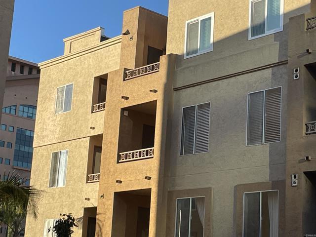 Building Photo - 3550 Lebon Dr