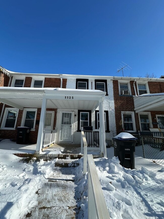 Beautiful renovated 2 bed, 1 bath - Beautiful renovated 2 bed, 1 bath House