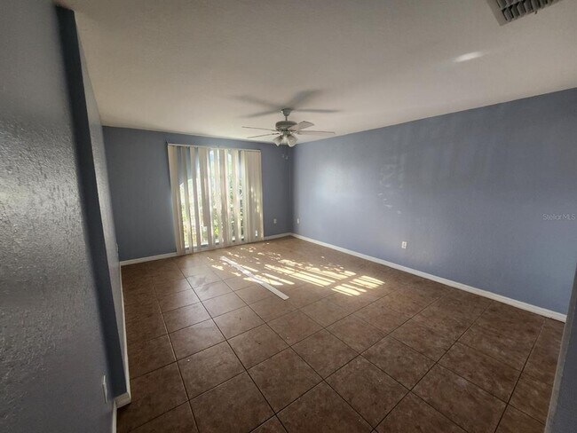 Foto del edificio - 635 Bluebill Ct