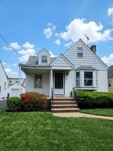 Building Photo - 806 Lindegar St