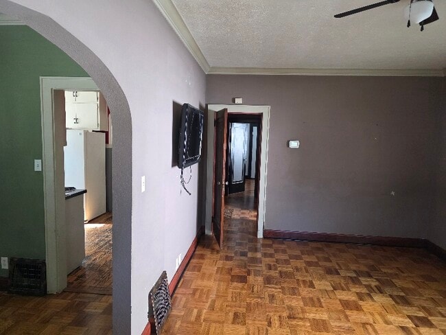 Foto del edificio - 715 S Rotherwood Ave