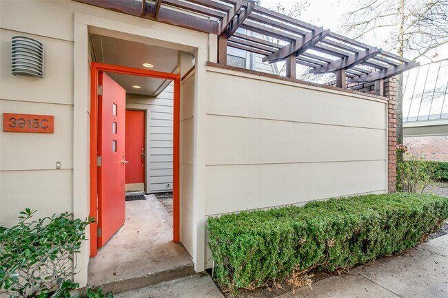 Building Photo - 3915 Buena Vista St