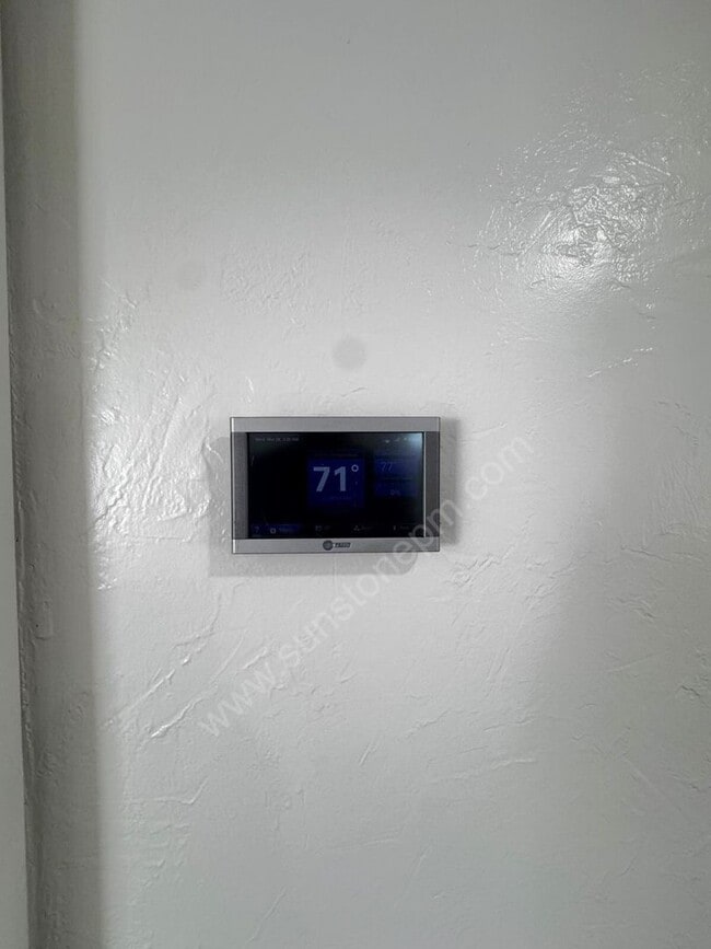 Building Photo - Newly Renovated 2 Bed, 1 Bath Home with Ap...