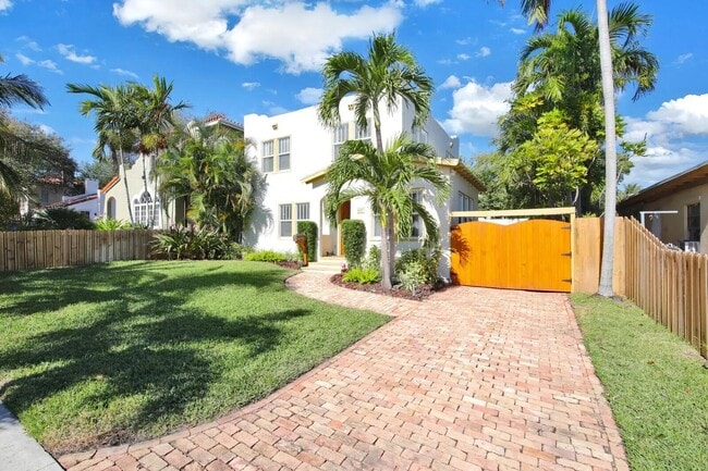 Building Photo - 607 Flamingo Dr