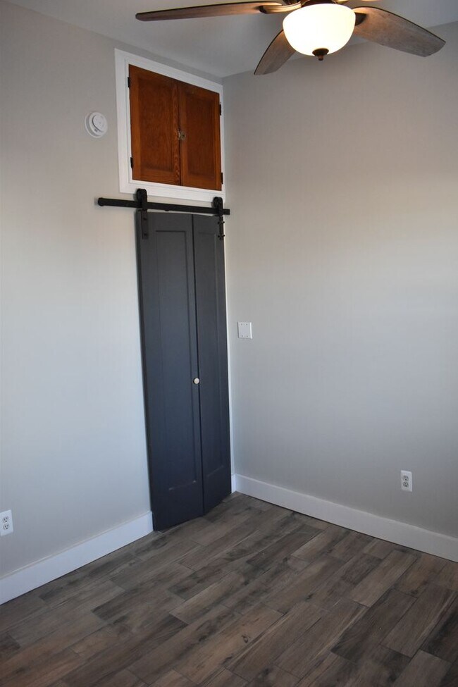 Foto del edificio - Newly Renovated Duplex in the Hill