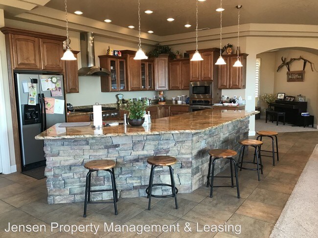 Building Photo - 1627 N Palo Verde Dr