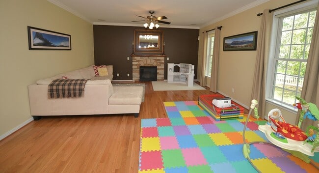 Foto del edificio - STATELY CUSTOM HOME IN EAGLE HARBOR, ISLE OF WIGHT/CARROLLTON VA!!