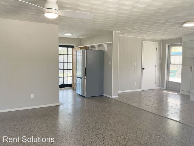 Foto del edificio - 2 br, 1 bath House - 11681 Easy Street