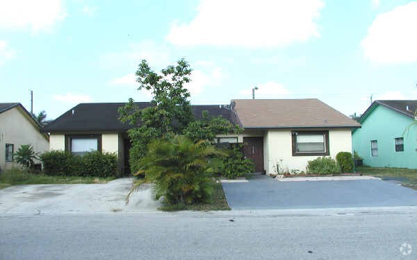 Primary Photo - 3757-3787 Mil Run Ct