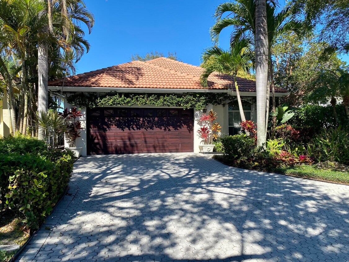 2155 Regents Blvd, West Palm Beach, FL 33409 House for Rent in West