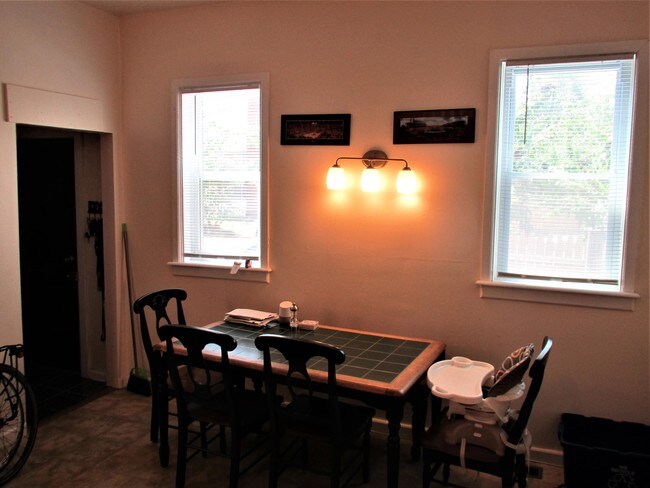 Kitchen windows - 801 Wythe St