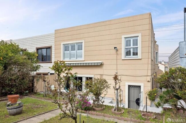 Building Photo - 2415 Alemany Blvd