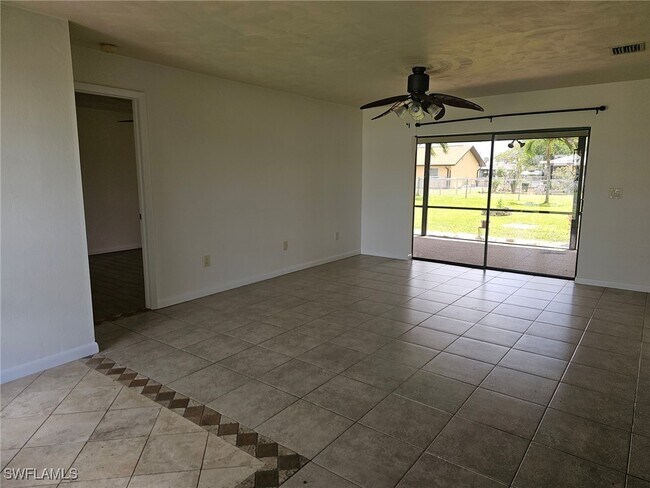 Foto del edificio - 1458 SE 13th St