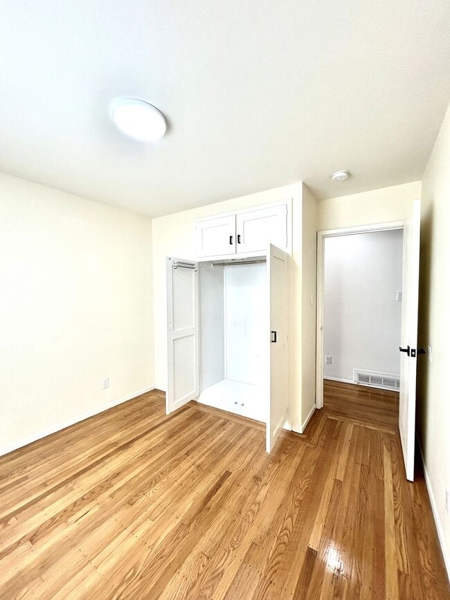 Foto del edificio - Beautifully Remodeled 3 Bed/1 Bath Home with Fenced Backyard Available NOW!