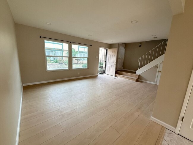 Building Photo - 27755 Del Norte Ct