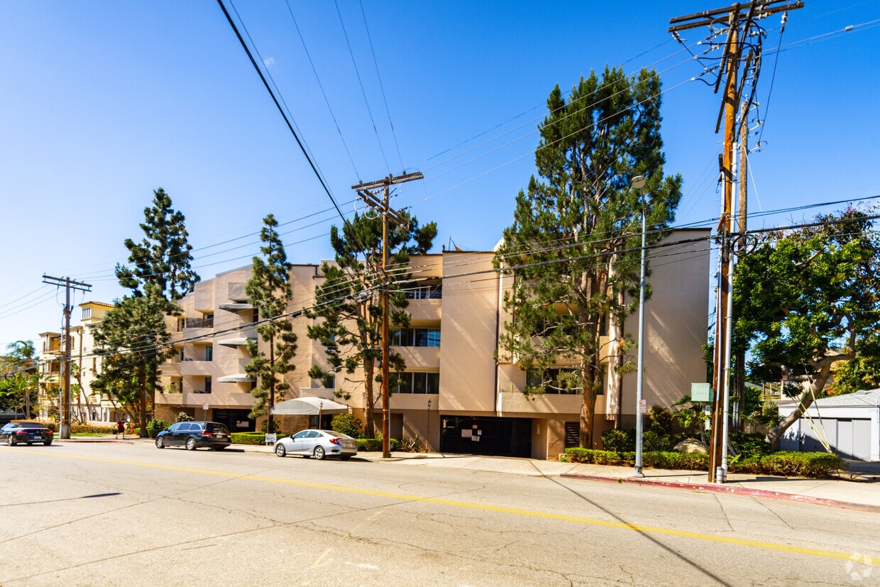 Exterior - 725 S Barrington Ave