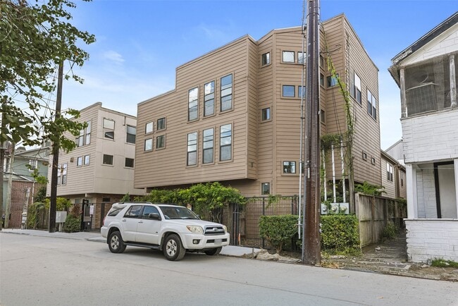 Building Photo - 1420 Wilson St