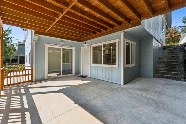 Photo - 1720 N Wycoff Ave Apartment