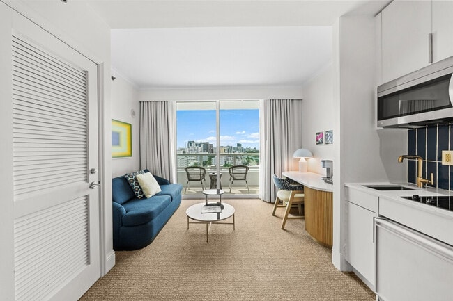 Building Photo - 4441 Collins Ave