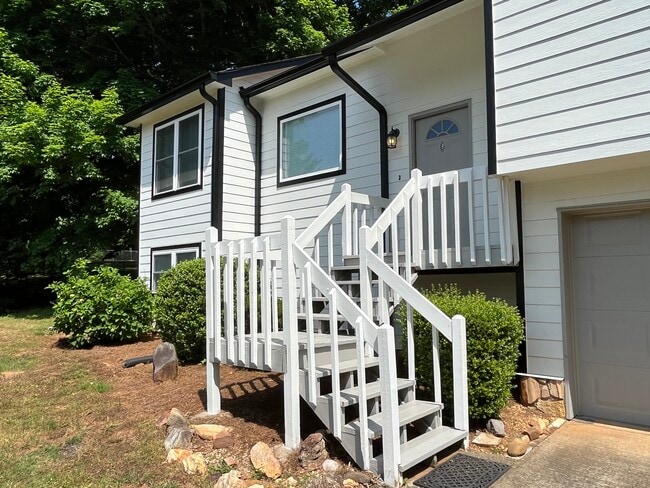 Building Photo - 3010 Kellogg Creek Rd