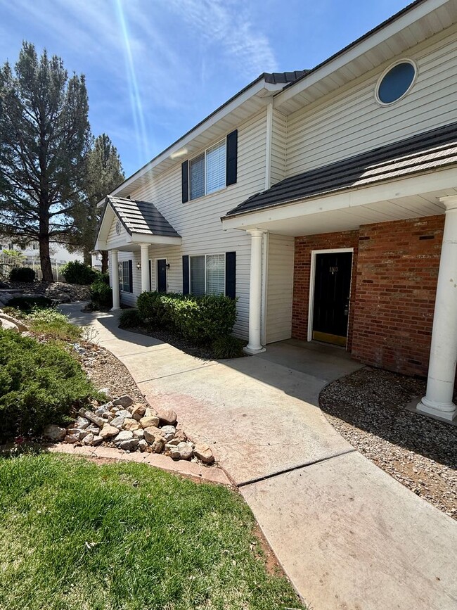 Building Photo - 1735 W 540 N