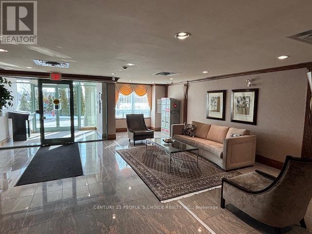 Photo du bâtiment - 65 Via Rosedale