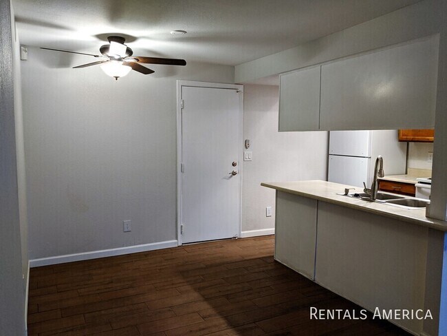 Foto del edificio - 8888 N 47th Ave