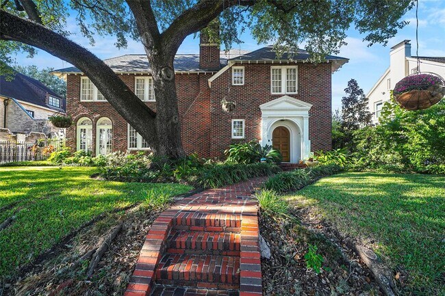 Building Photo - 2518 Riverside Dr