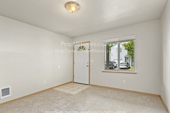 Foto del edificio - Spacious 4-Bedroom Home in SE Portland’s P...
