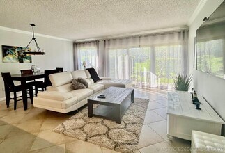Building Photo - 11863 Wimbledon Cir