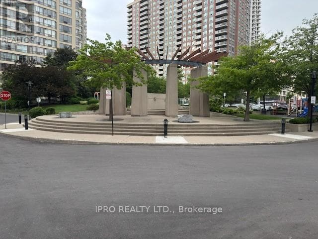 Building Photo - 33-1533 Elm Dr W