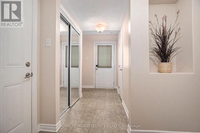 Building Photo - 2535 Waterlilly Way